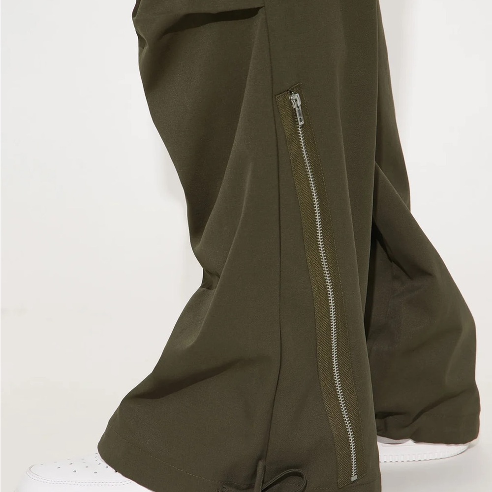 Fashion Nova Dark Green Cargo Pants - Picture 3 of 4